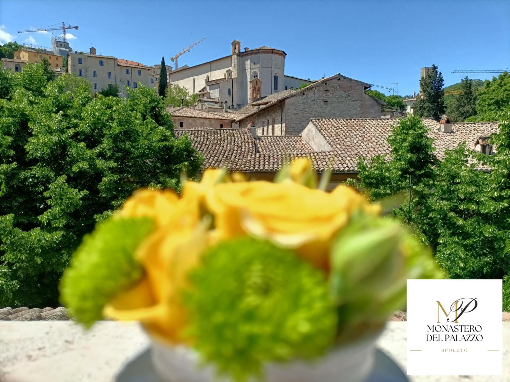 Monastero Del Palazzo Casa Vacanze Spoleto Exterior foto